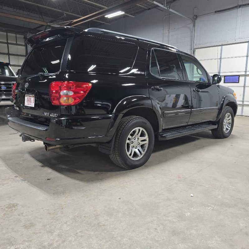 2004-toyota-sequoia-limited-for-sale-elkhart-lake-in-03