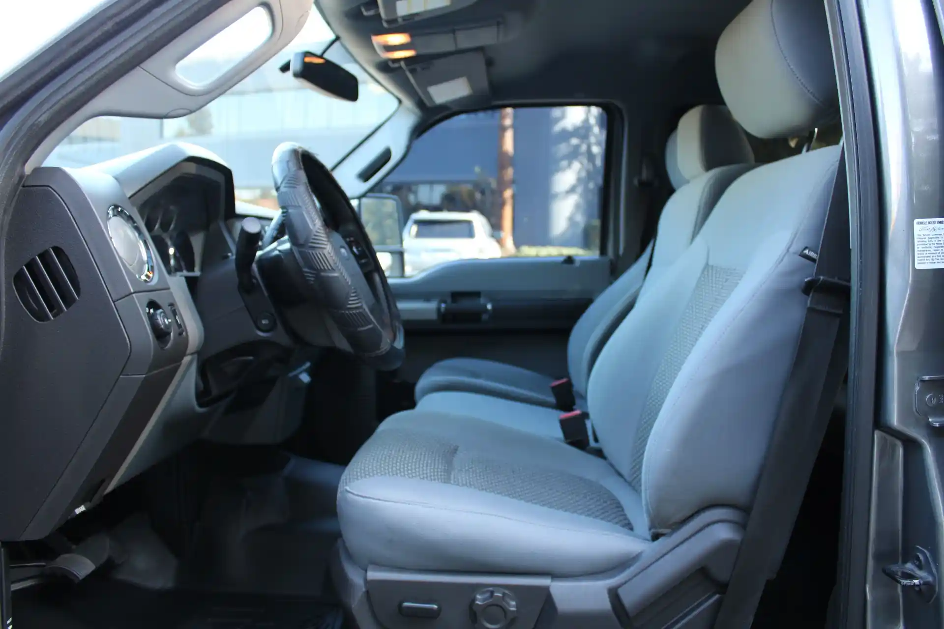 2014-ford-f350-xlt-crew-cab-lb-for-sale-10