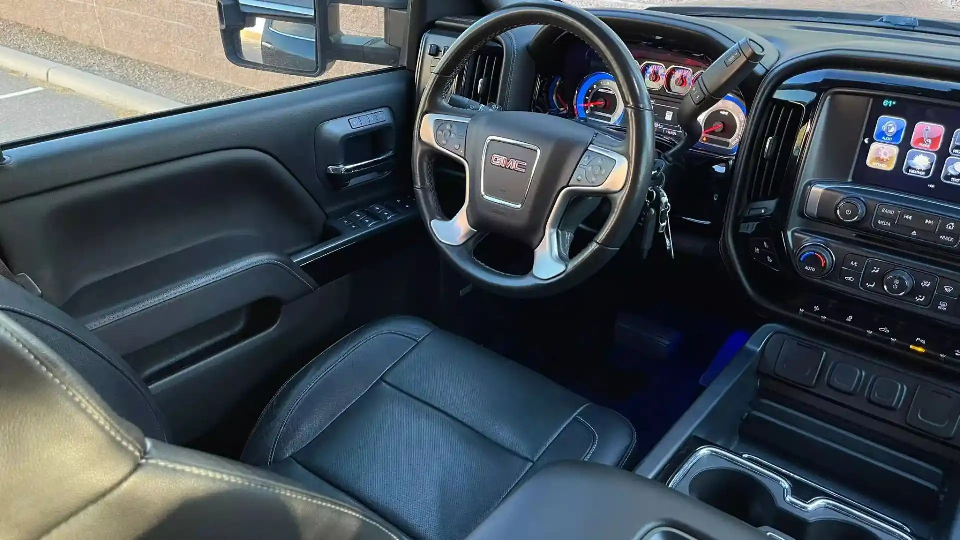 2017-GMC-SIERRA-1500-CREW-CAB-FOR-SALE-31