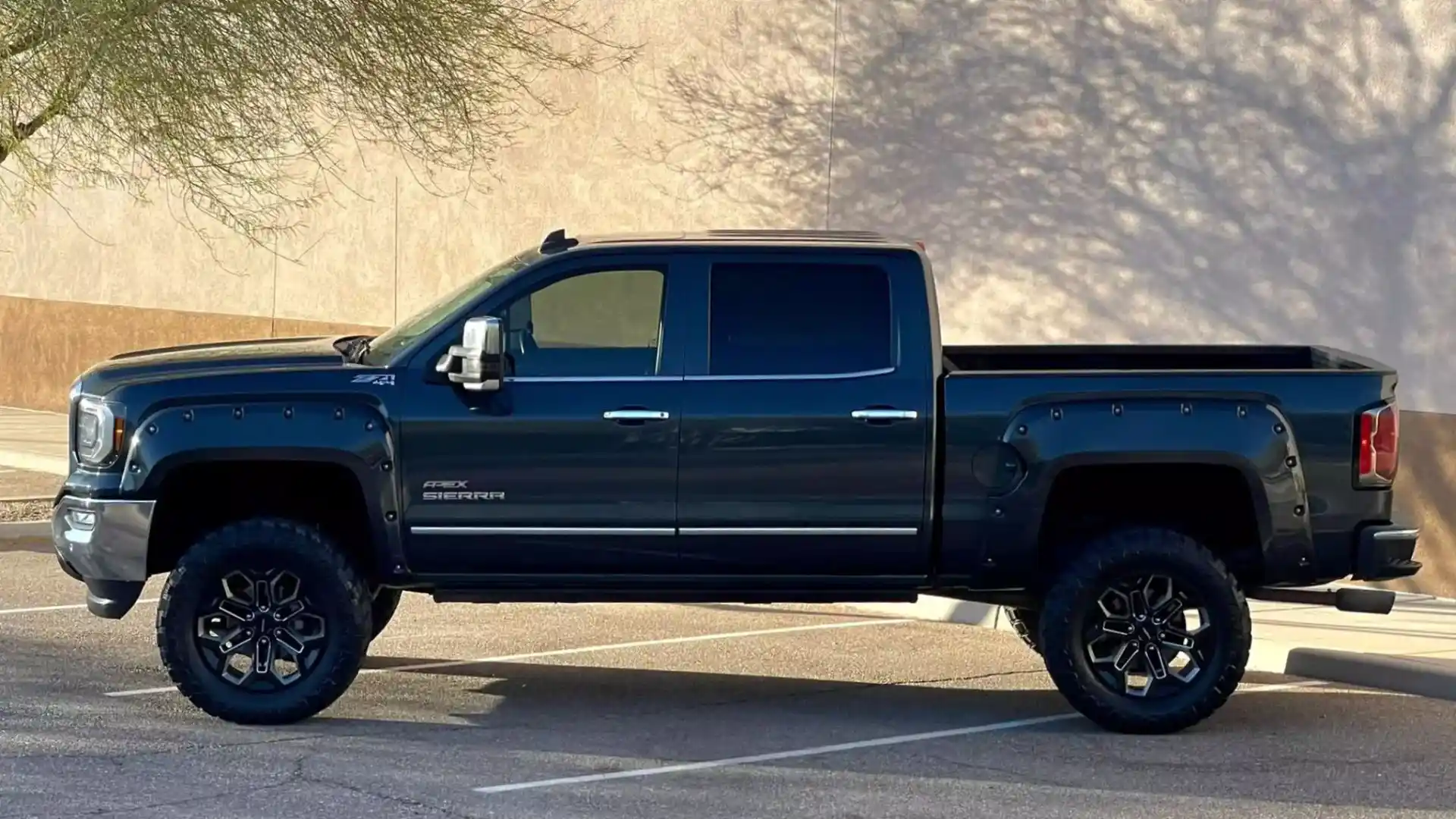 2017-GMC-SIERRA-1500-CREW-CAB-FOR-SALE-4