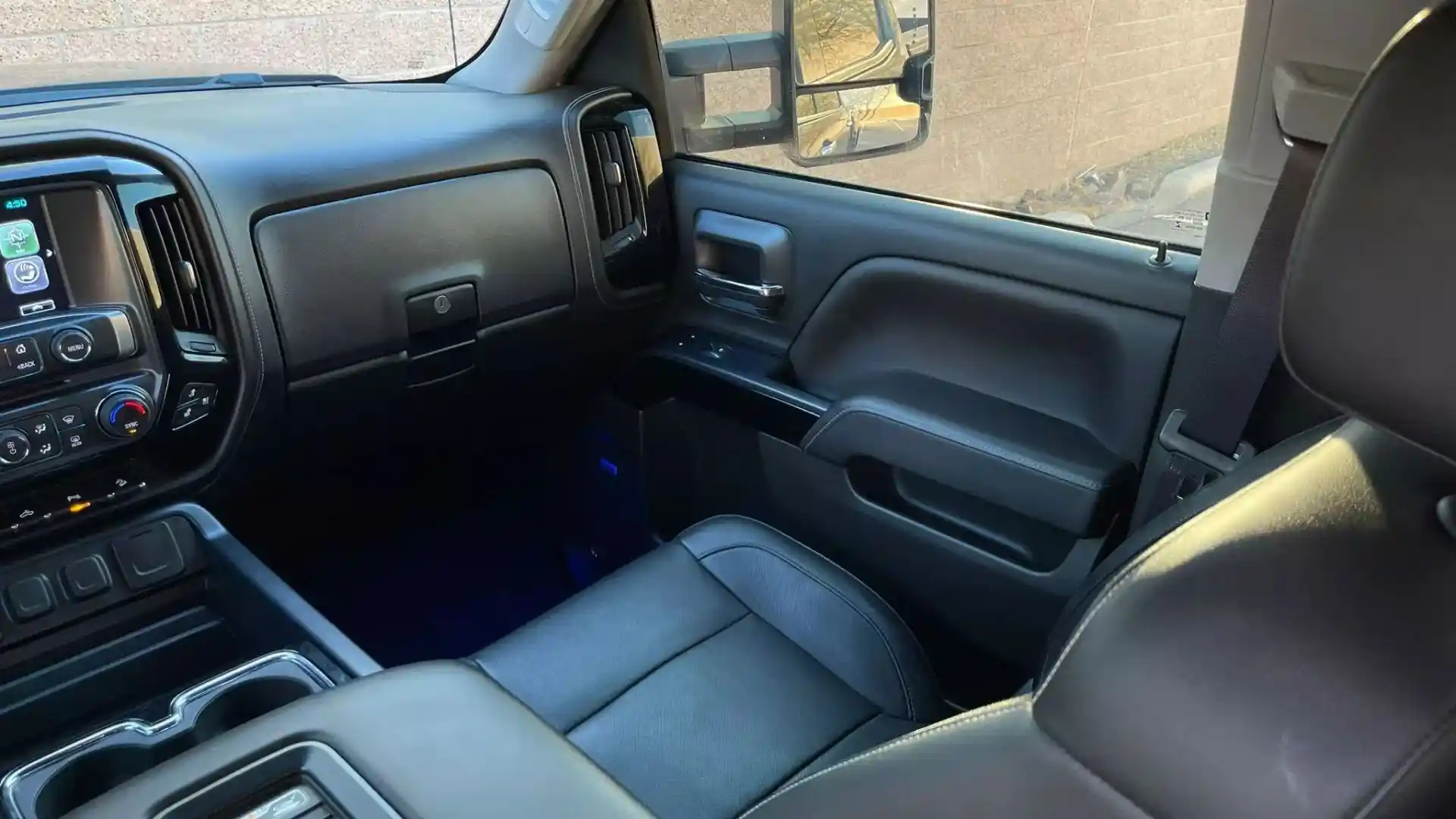 2017-GMC-SIERRA-1500-CREW-CAB-FOR-SALE-40