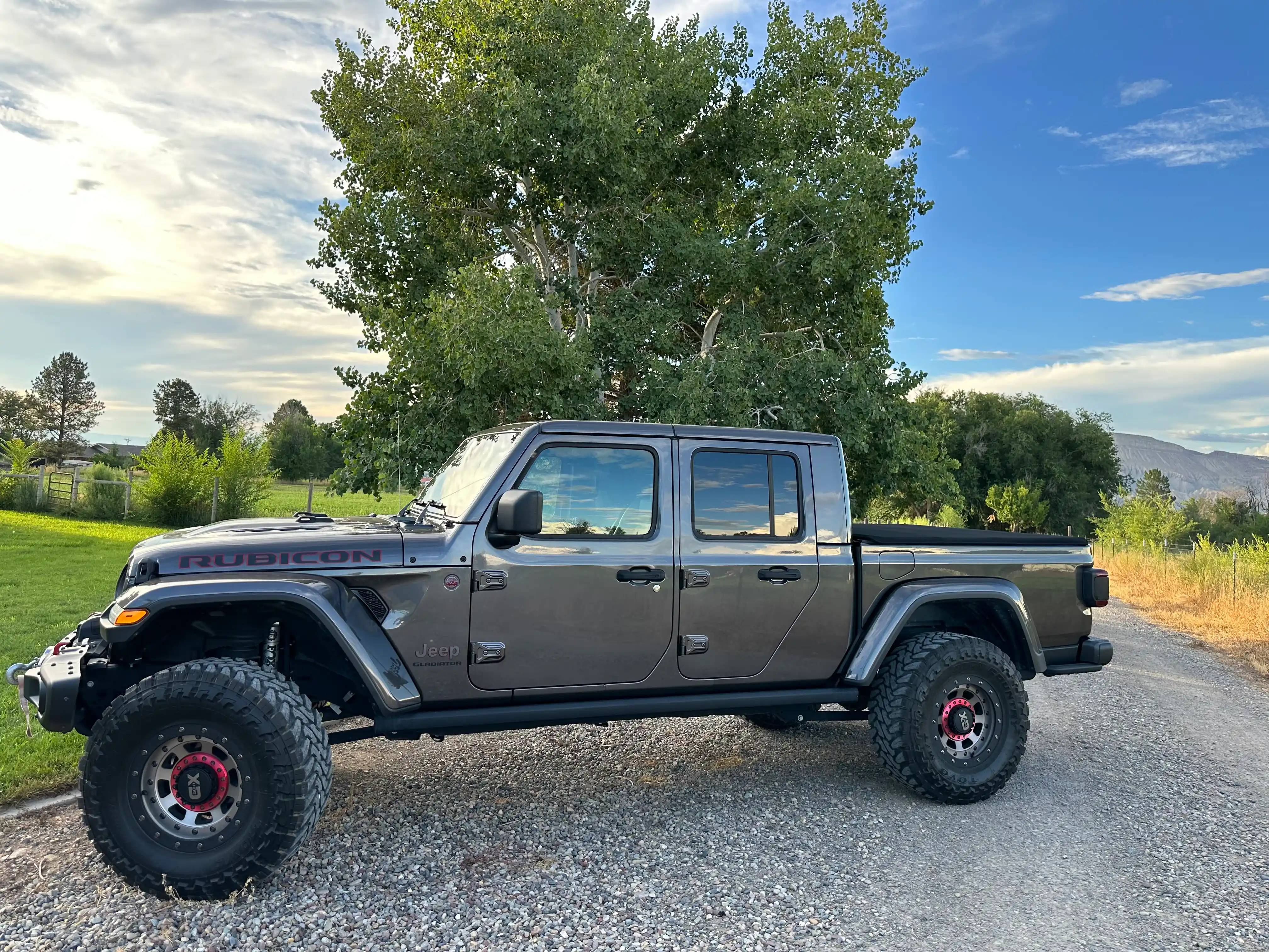 2020-launch-edition-jeep-gladiator-for-sale-04