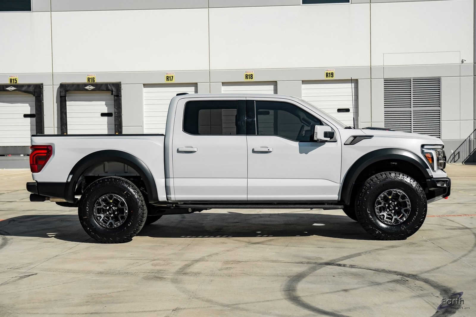 2025-ford-f-150-raptor-r-for-sale-dallas-tx-12