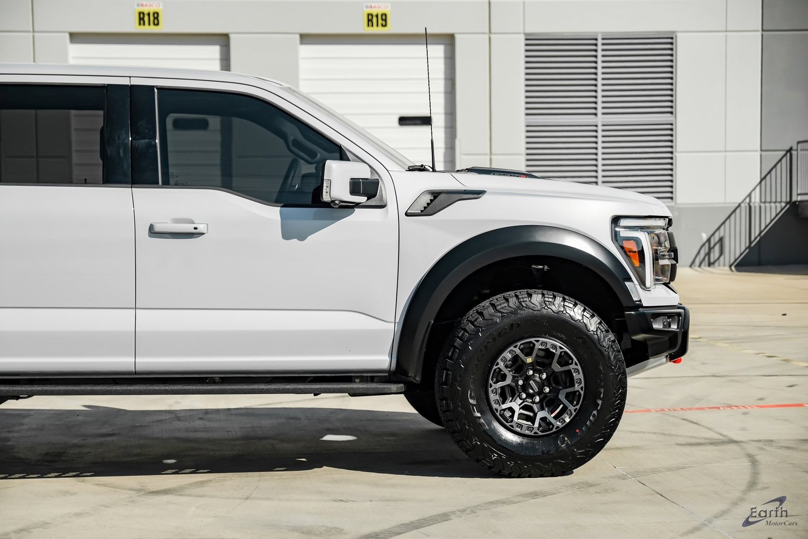 2025-ford-f-150-raptor-r-for-sale-dallas-tx-14