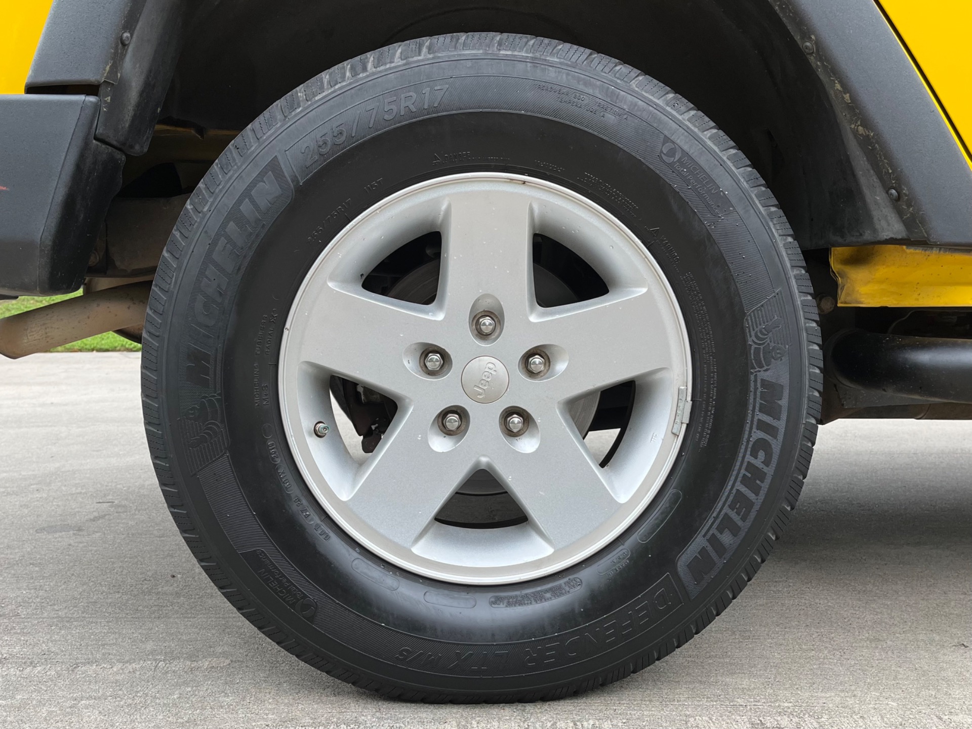 Used-2009-Jeep-Wrangler-Unlimited-X-09