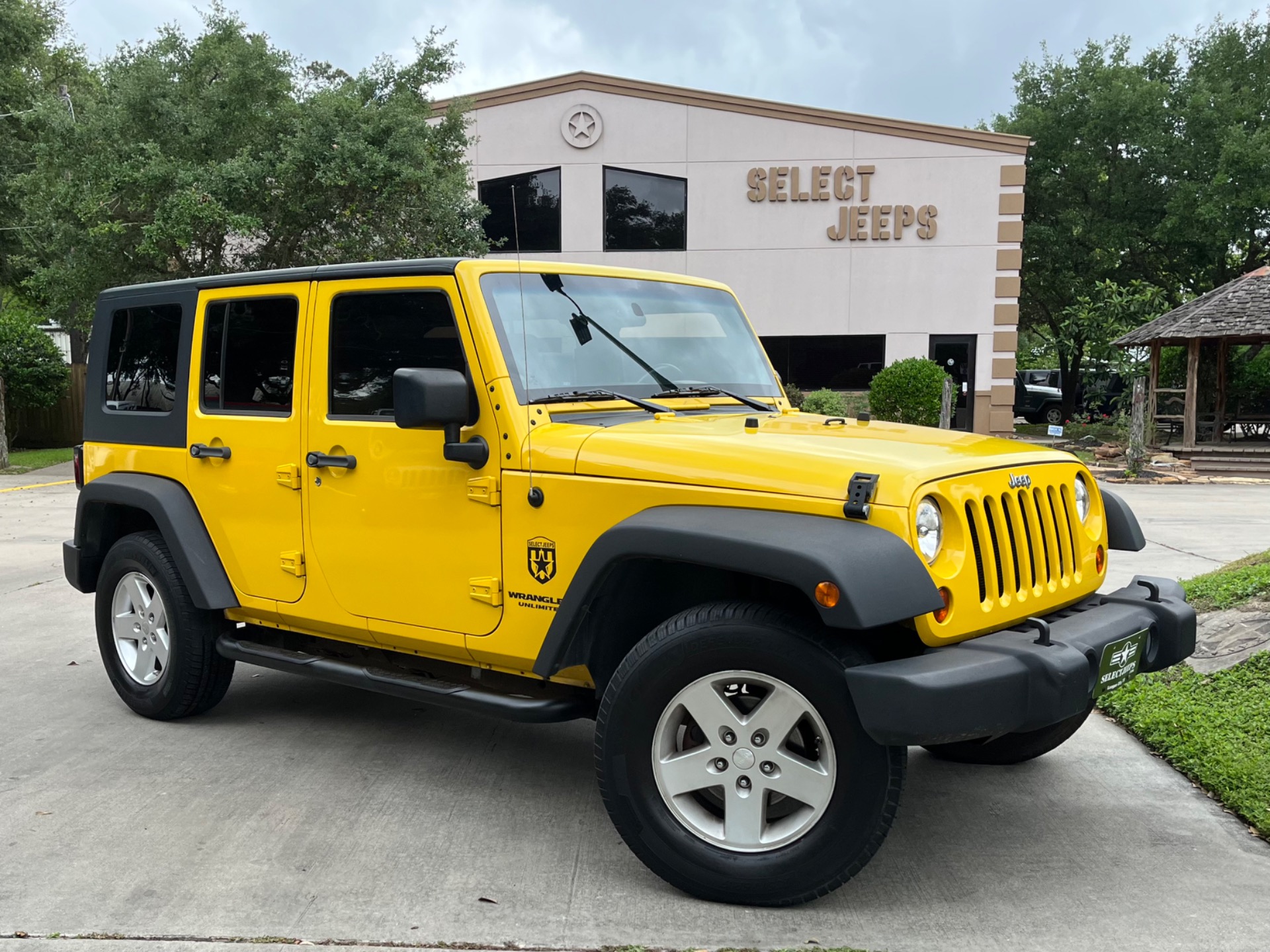 Used-2009-Jeep-Wrangler-Unlimited-X