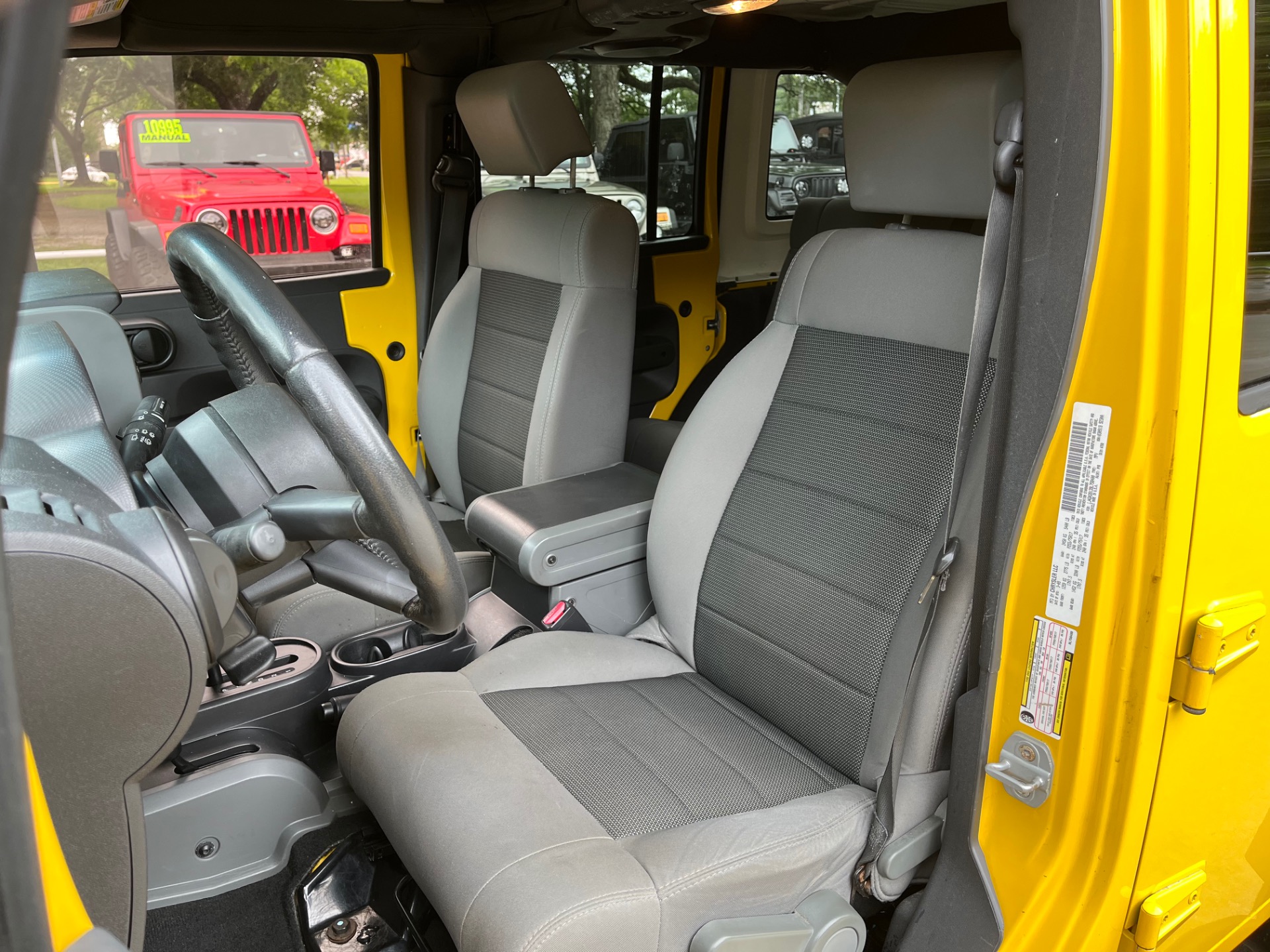 Used-2009-Jeep-Wrangler-Unlimited-X-12