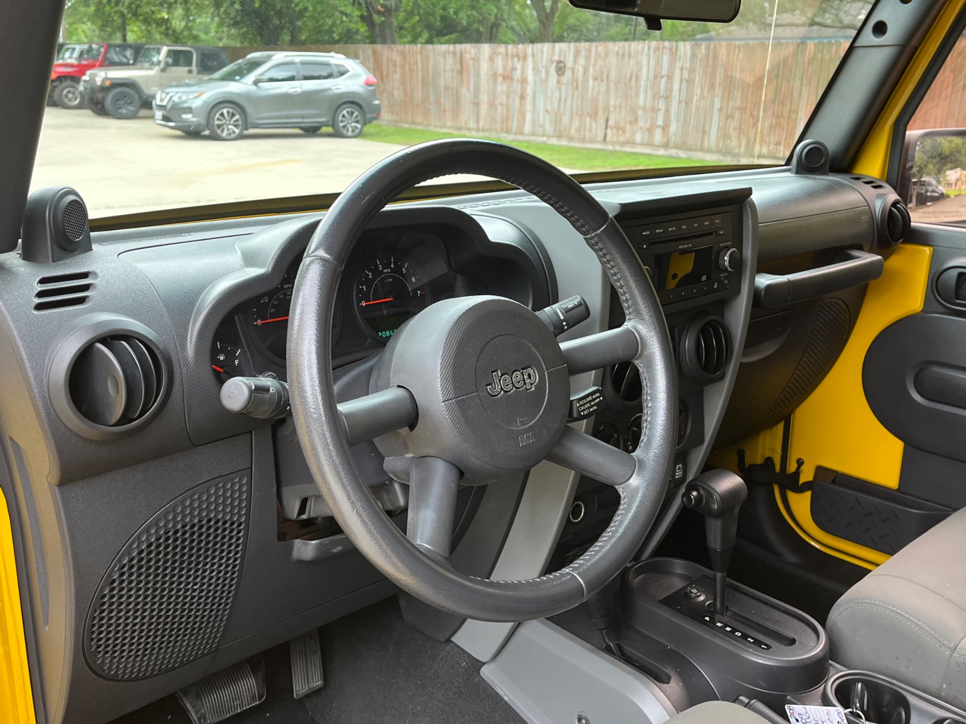Used-2009-Jeep-Wrangler-Unlimited-X-13