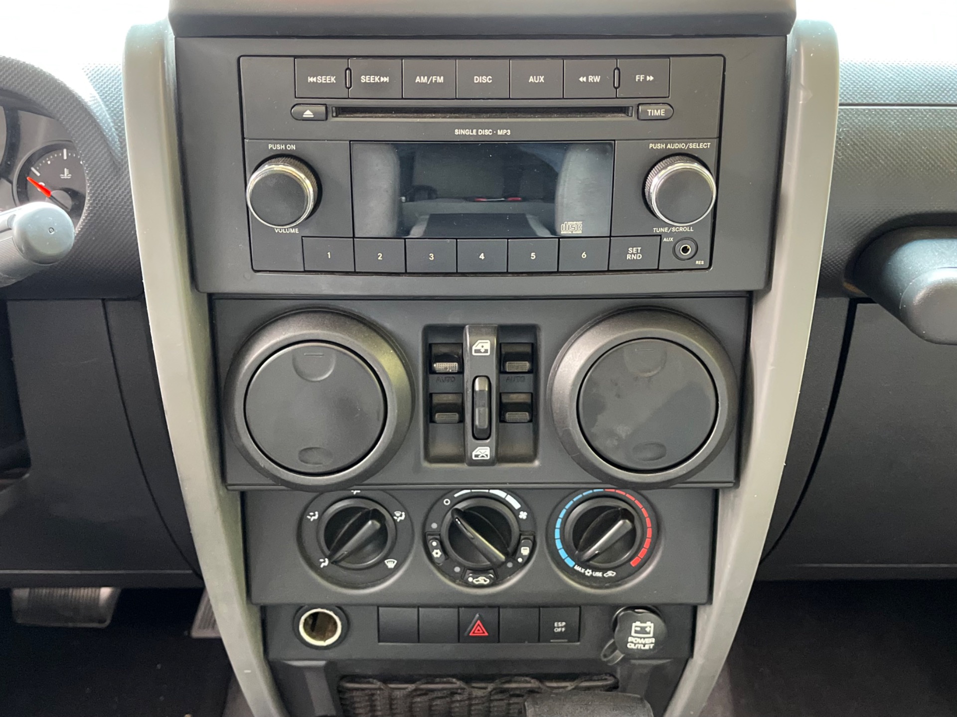 Used-2009-Jeep-Wrangler-Unlimited-X-17