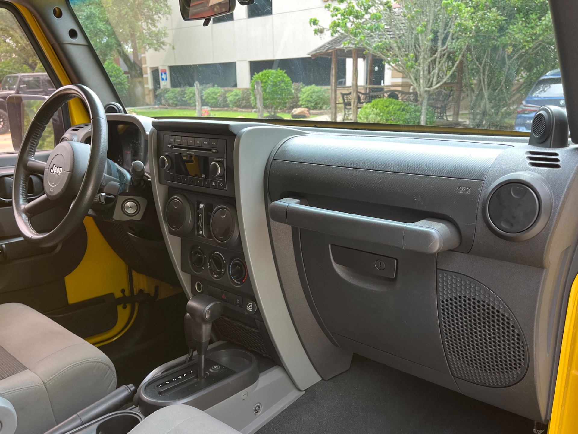 Used-2009-Jeep-Wrangler-Unlimited-X-19