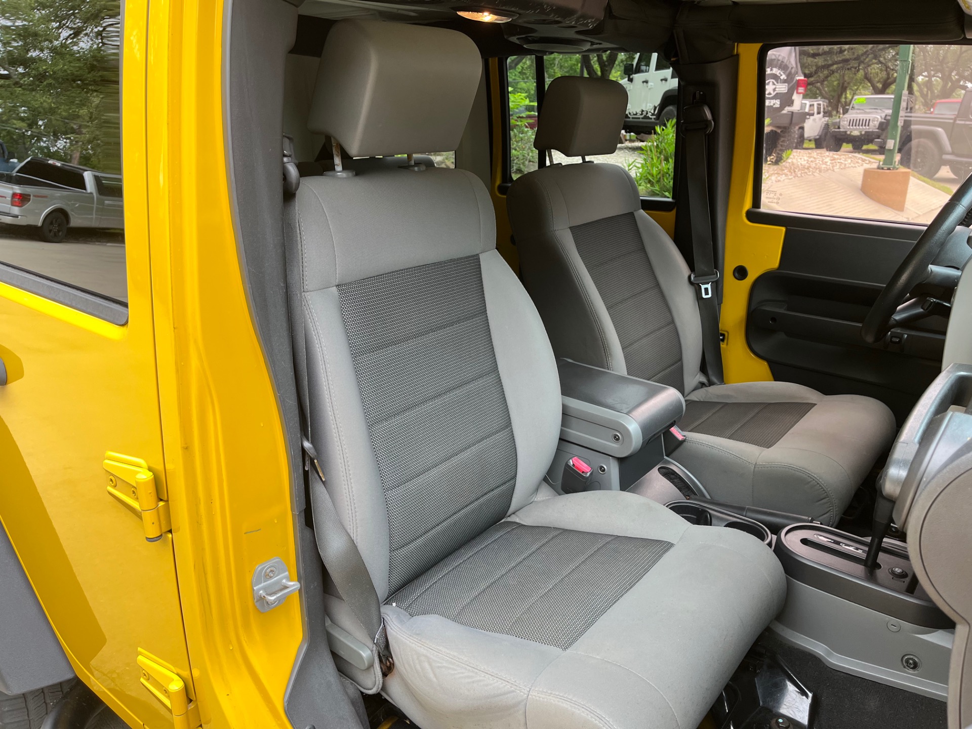 Used-2009-Jeep-Wrangler-Unlimited-X-20
