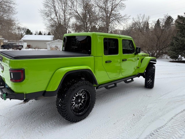 geck-green-2021-jeep-gladiator-for-sale-02