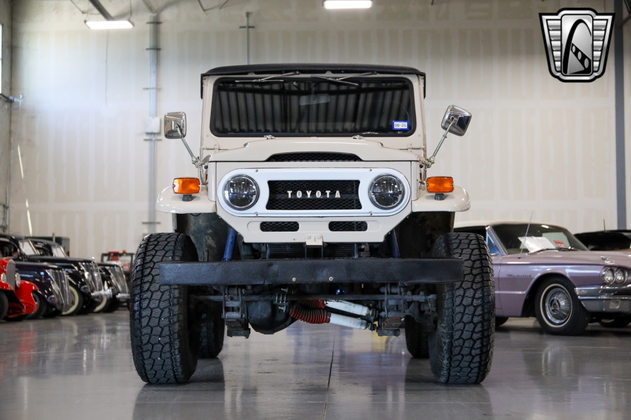 1972-toyota-land-cruiser-fj40-for-sale-02