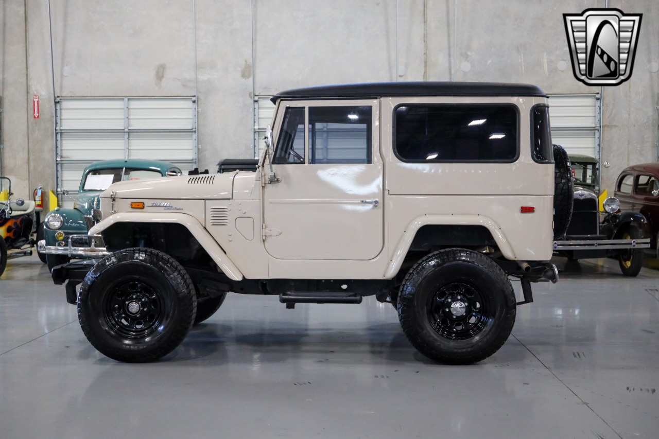1972-toyota-land-cruiser-fj40-for-sale-04