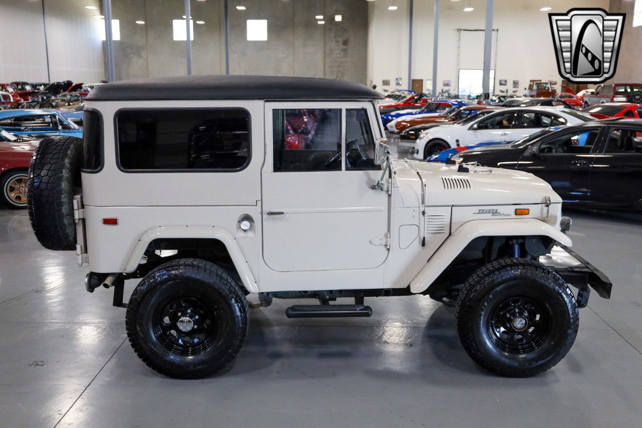 1972-toyota-land-cruiser-fj40-for-sale-07