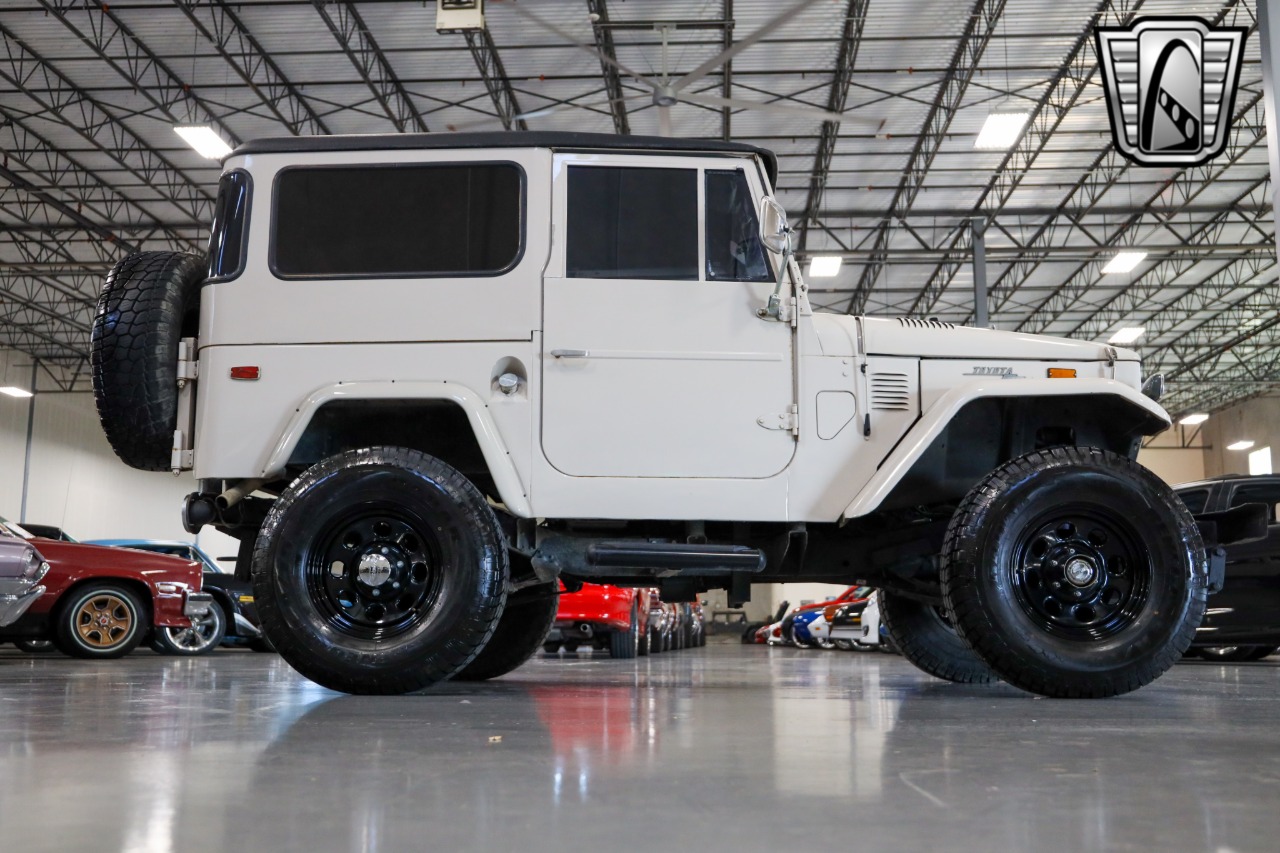 1972-toyota-land-cruiser-fj40-for-sale-08