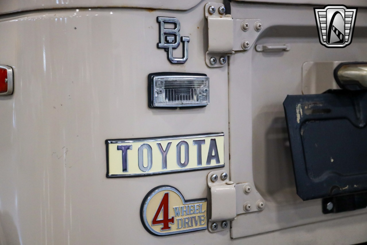 1972-toyota-land-cruiser-fj40-for-sale-23