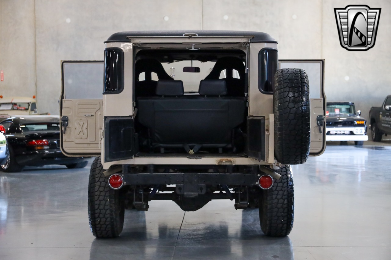 1972-toyota-land-cruiser-fj40-for-sale-26