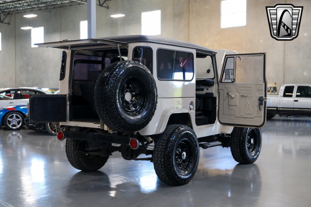 1972-toyota-land-cruiser-fj40-for-sale-27