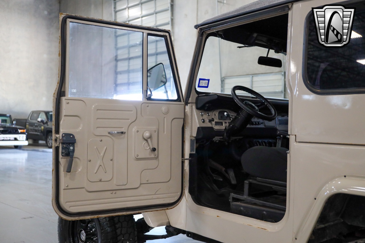 1972-toyota-land-cruiser-fj40-for-sale-34
