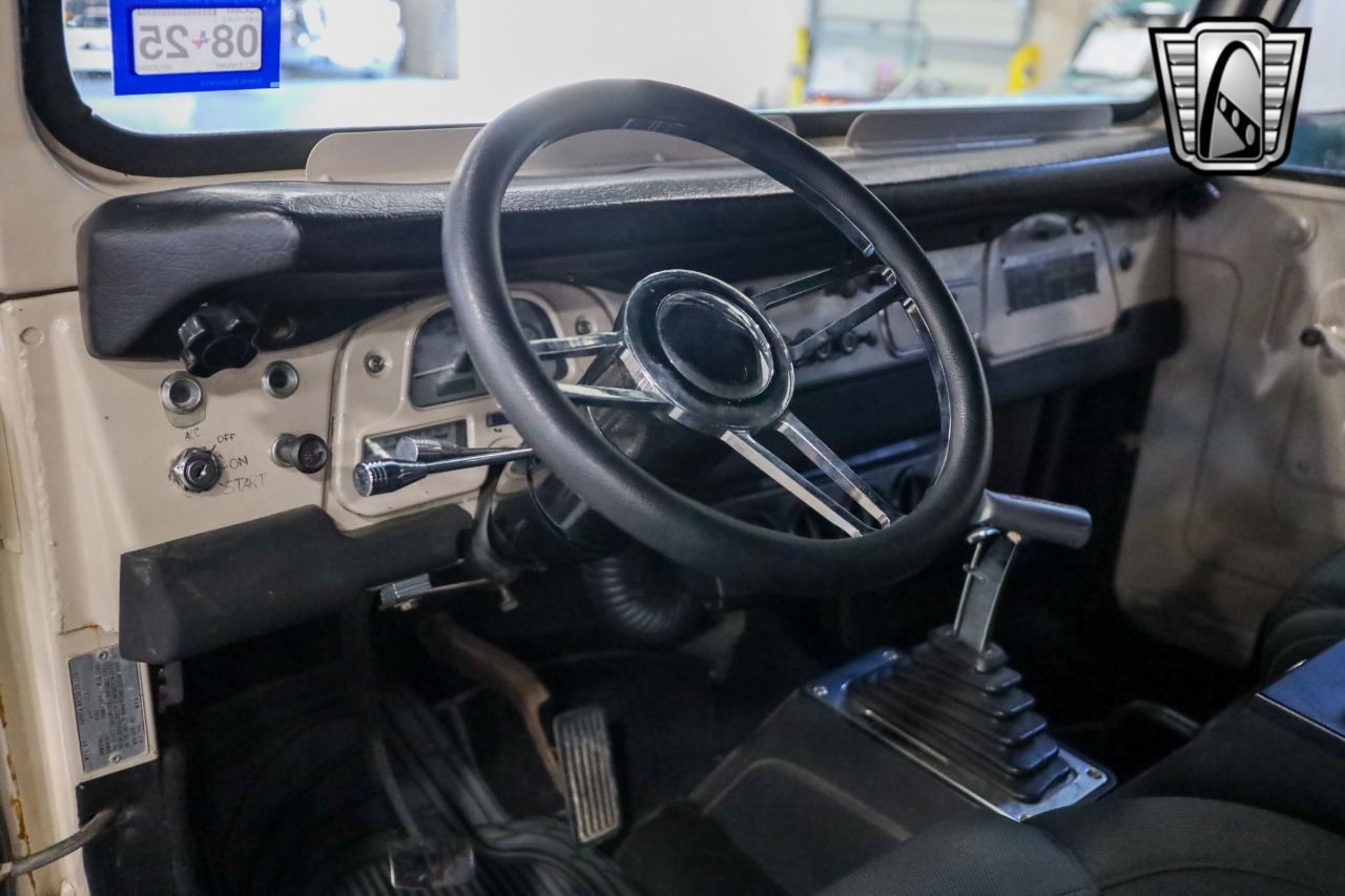 1972-toyota-land-cruiser-fj40-for-sale-39