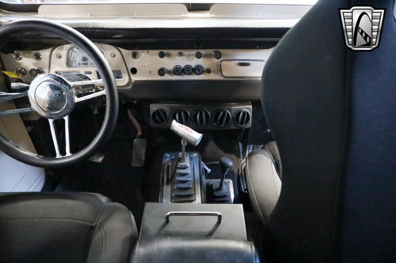 1972-toyota-land-cruiser-fj40-for-sale-47