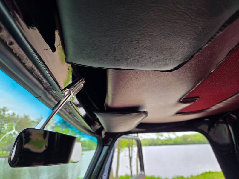 1966-chevrolet-c-k-10-series-custom-stepside-short-bed (44)