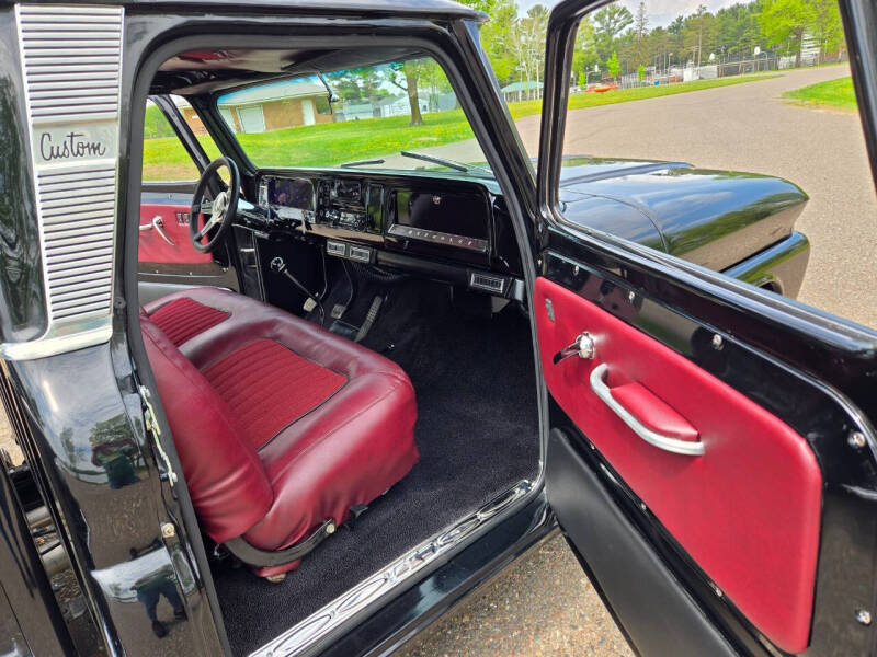 1966-chevrolet-c-k-10-series-custom-stepside-short-bed (47)