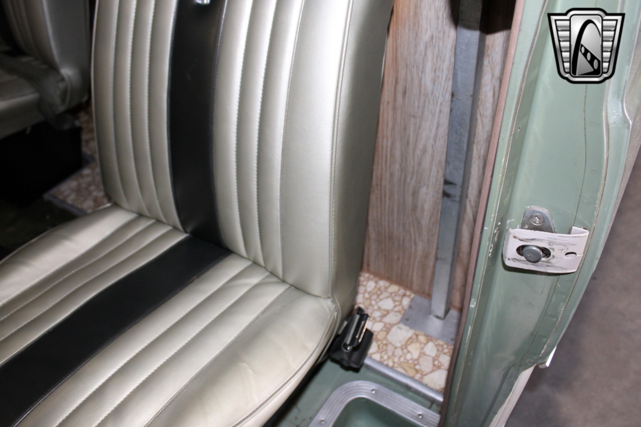 1969-ford-econoline-camper-van-for-sale-21