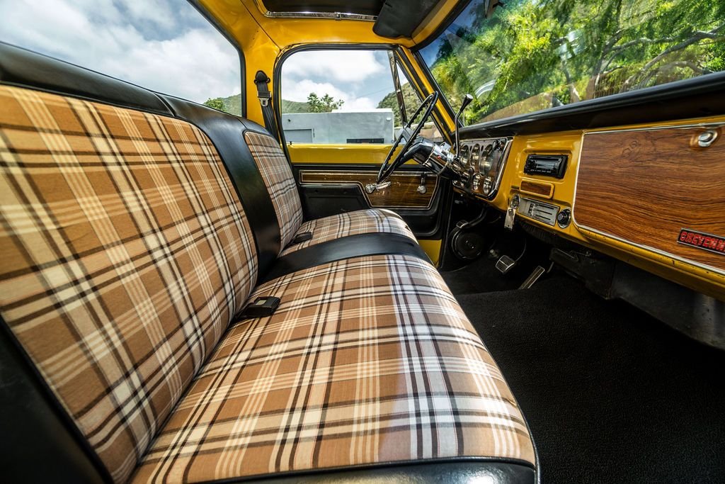 1972-chevrolet-c10-cheyenne (54)