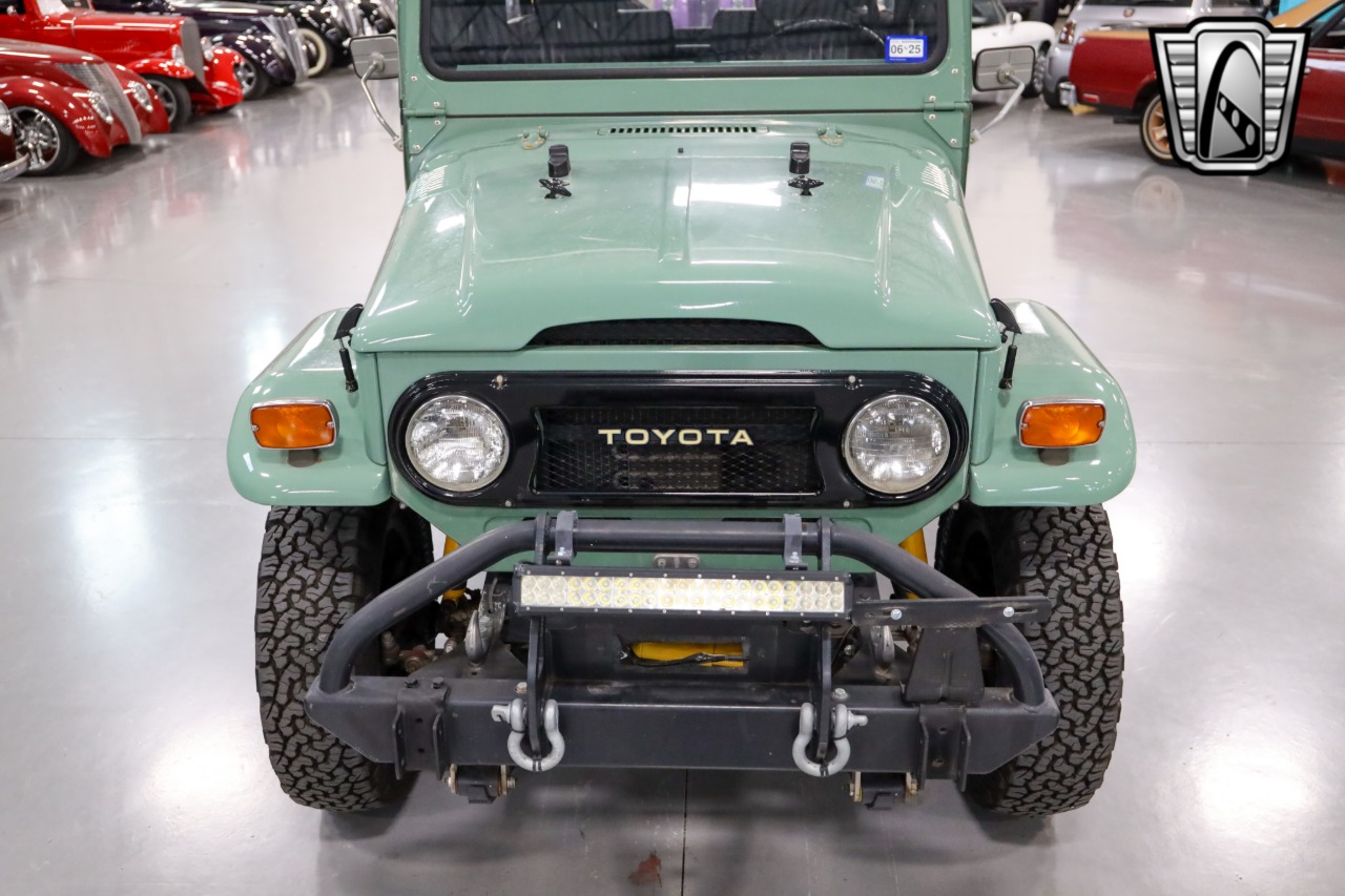 1974-toyota-land-cruiser-fj40-for-sale-03