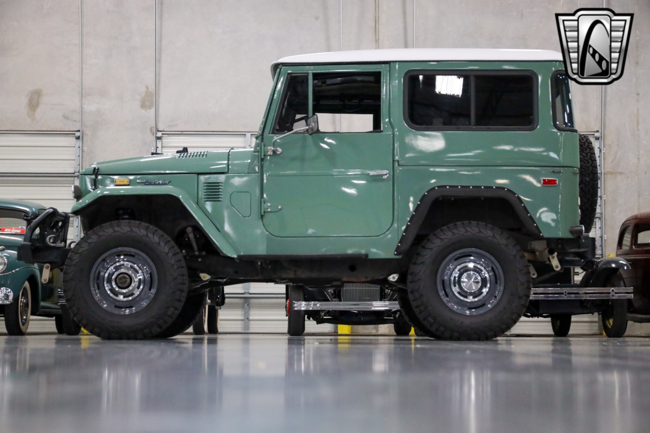 1974-toyota-land-cruiser-fj40-for-sale-04