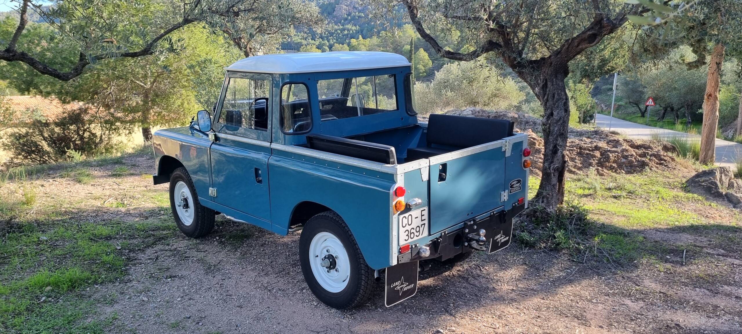 1976-land-rover-santana-series-iii-88-for-sale-09