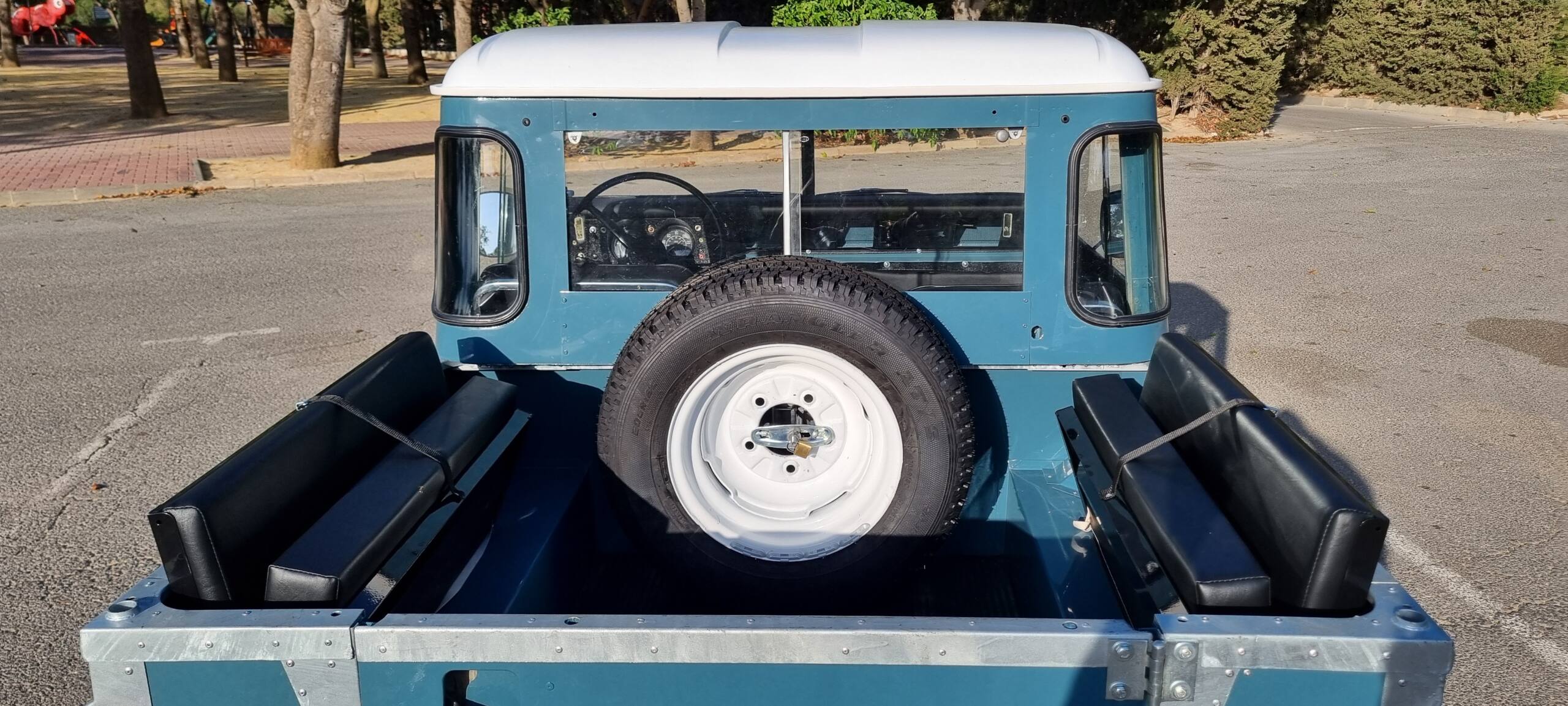 1976-land-rover-santana-series-iii-88-for-sale-19
