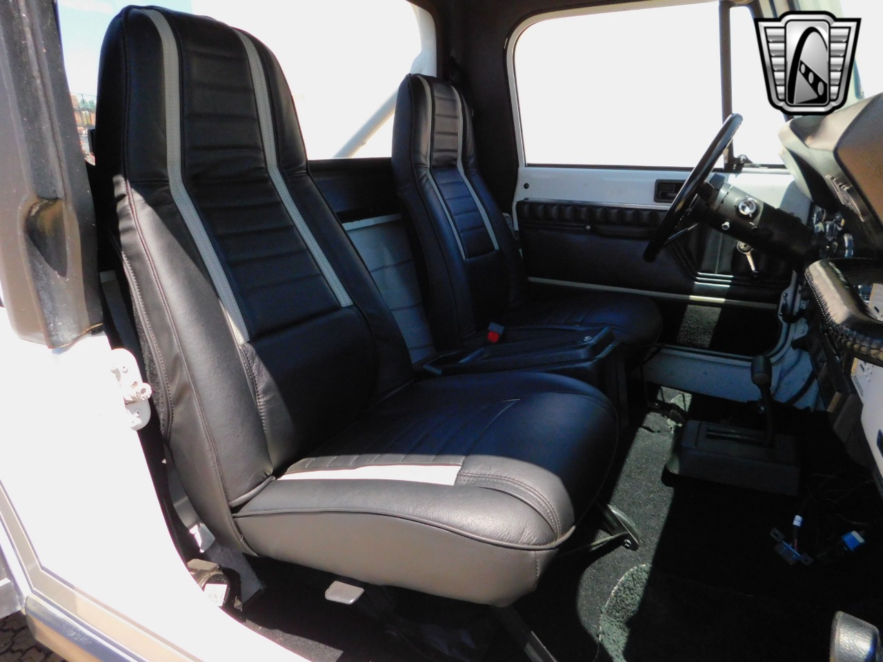 1982-jeep-cj-8-scrambler-for-sale-47