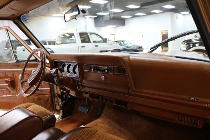 1982-jeep-wagoneer-limited-4x4-suv-12