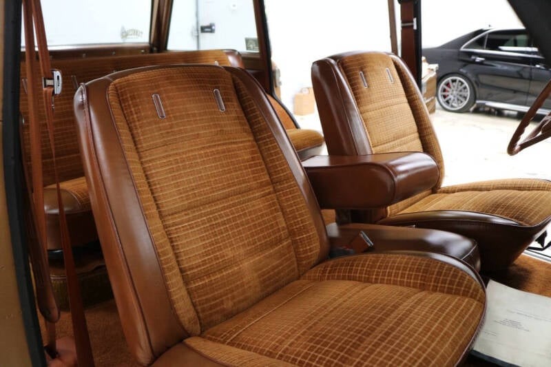 1982-jeep-wagoneer-limited-4x4-suv-14