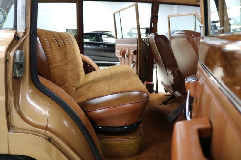 1982-jeep-wagoneer-limited-4x4-suv-16