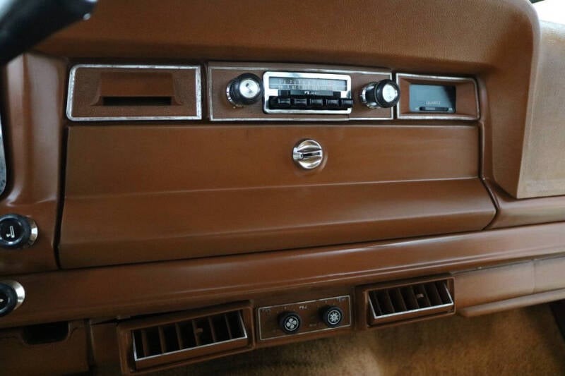 1982-jeep-wagoneer-limited-4x4-suv-23