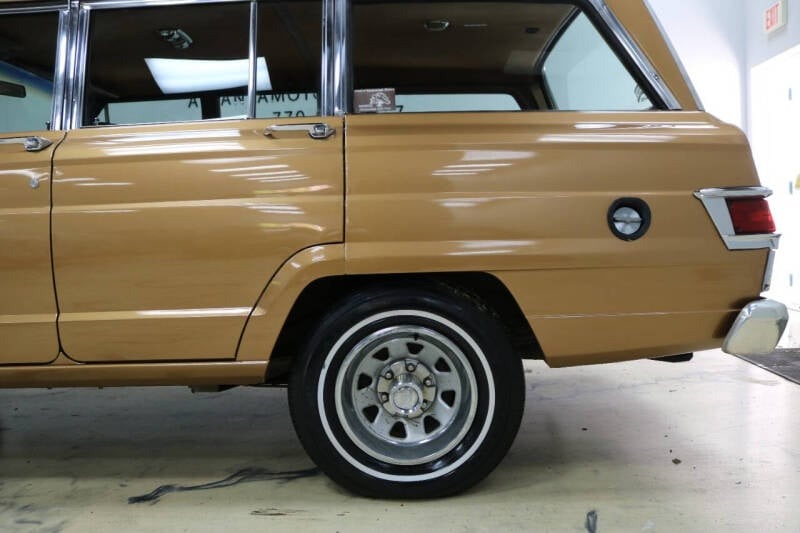 1982-jeep-wagoneer-limited-4x4-suv-6