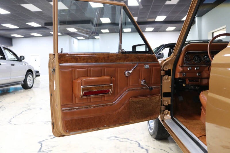 1982-jeep-wagoneer-limited-4x4-suv-7