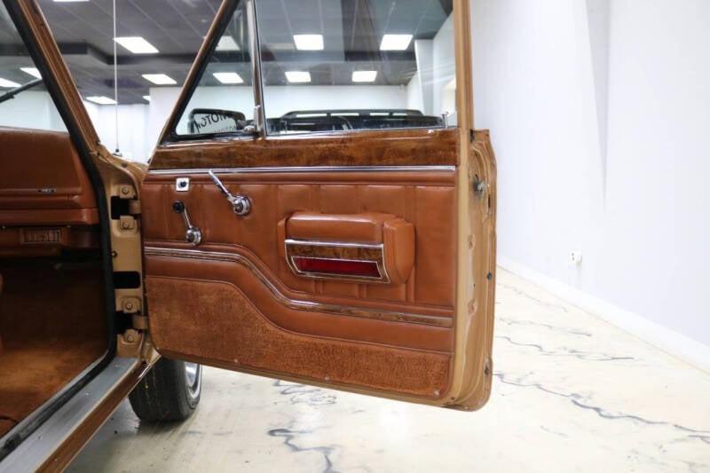 1982-jeep-wagoneer-limited-4x4-suv-9