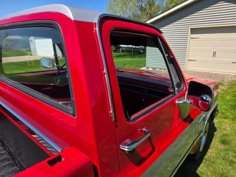 1985-chevrolet-c-k-10-series-c10-2dr-standard-cab-sb (33)