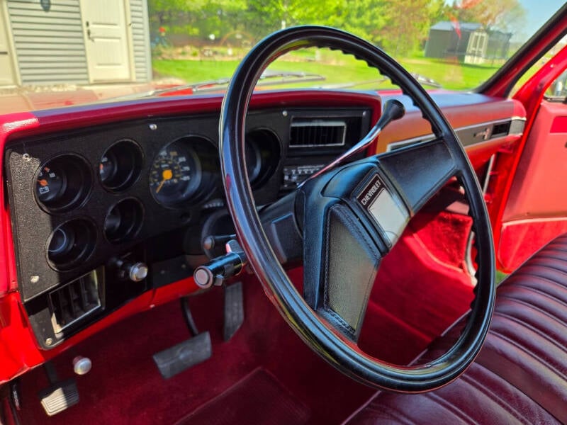 1985-chevrolet-c-k-10-series-c10-2dr-standard-cab-sb (38)