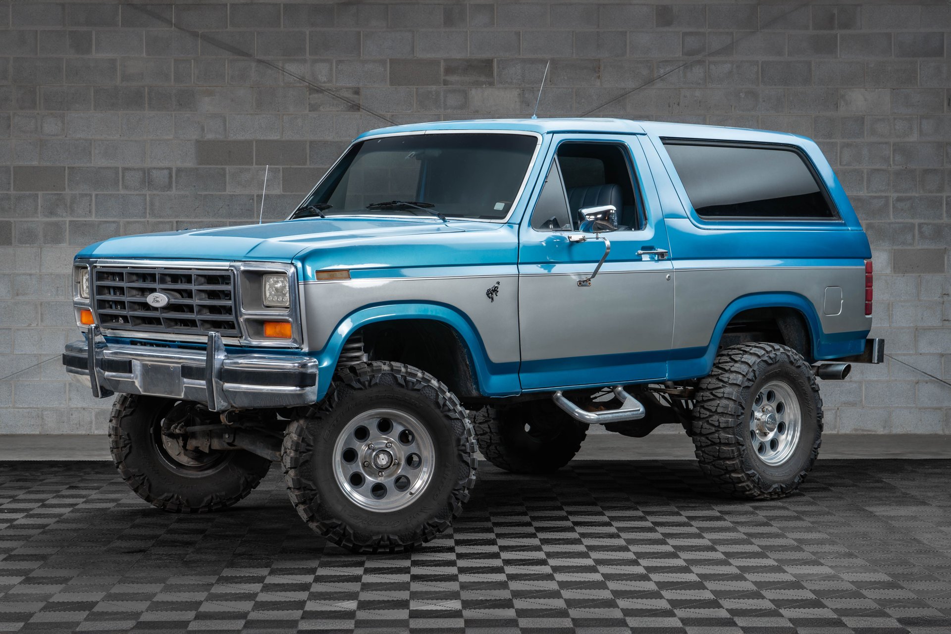 1985-ford-bronco (1)