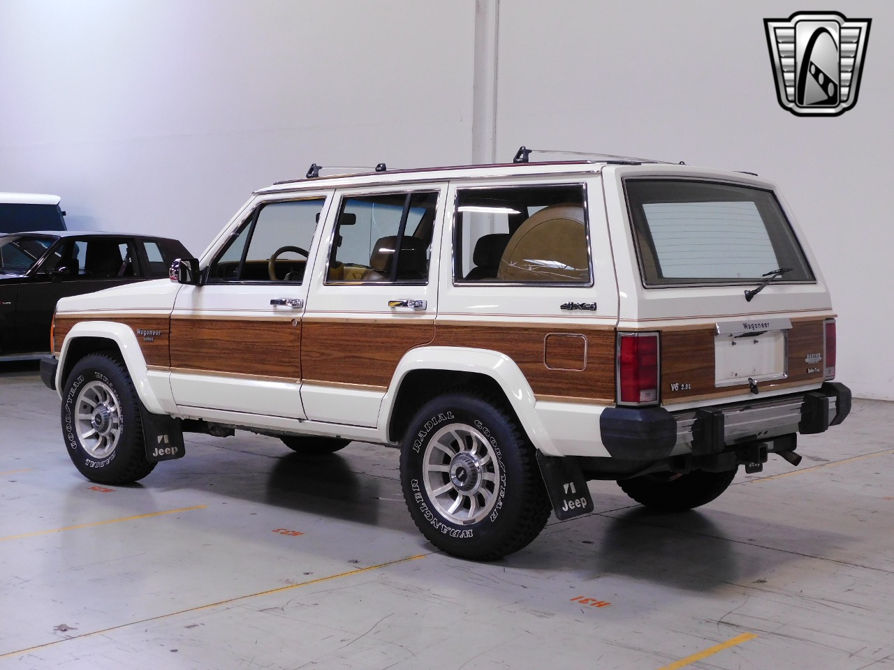1986-jeep-grand-wagoneer-for-sale-02