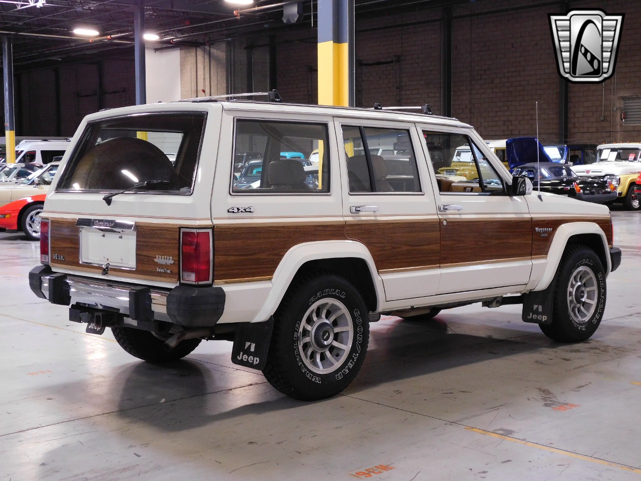 1986-jeep-grand-wagoneer-for-sale-03
