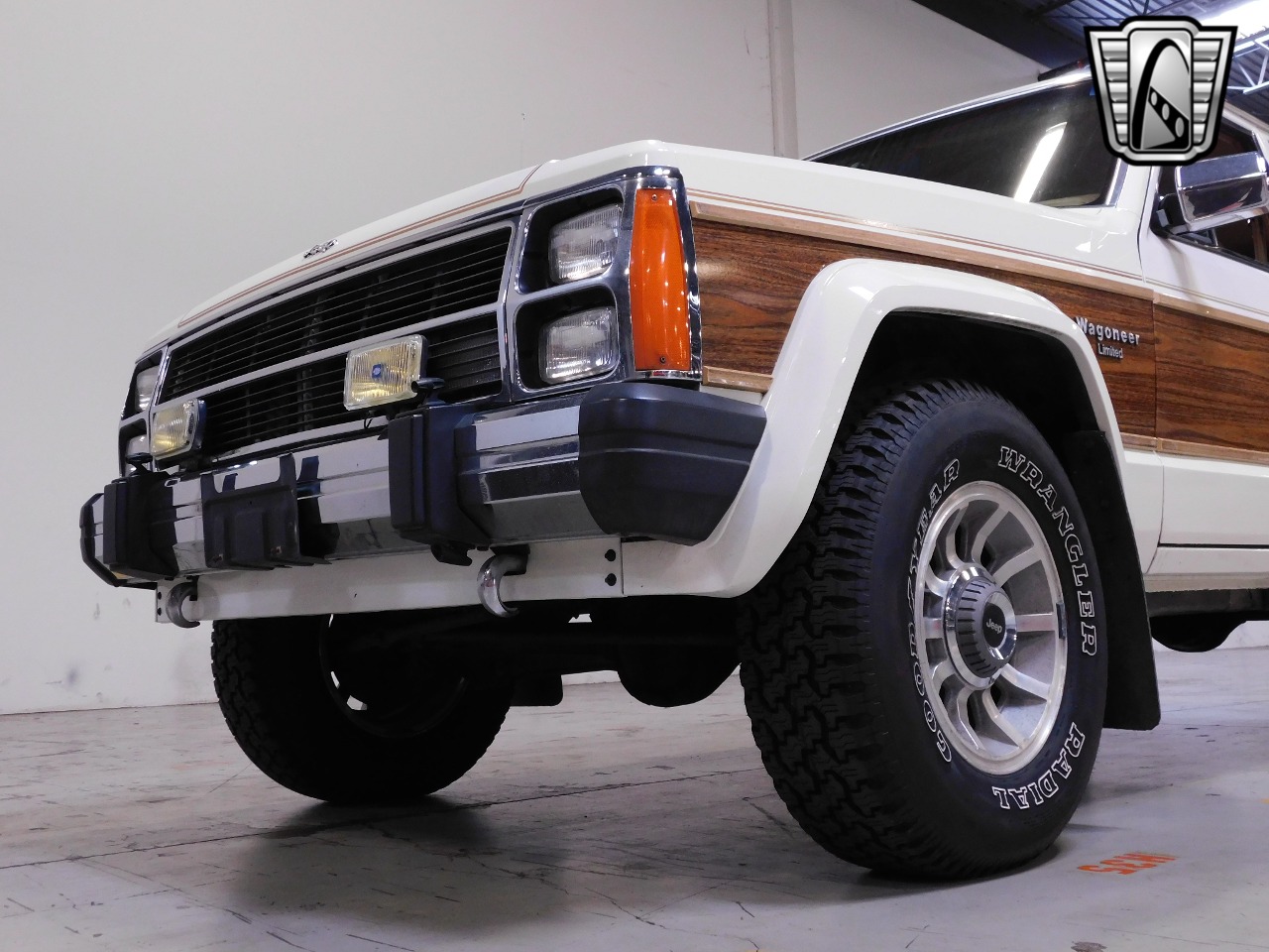 1986-jeep-grand-wagoneer-for-sale-22