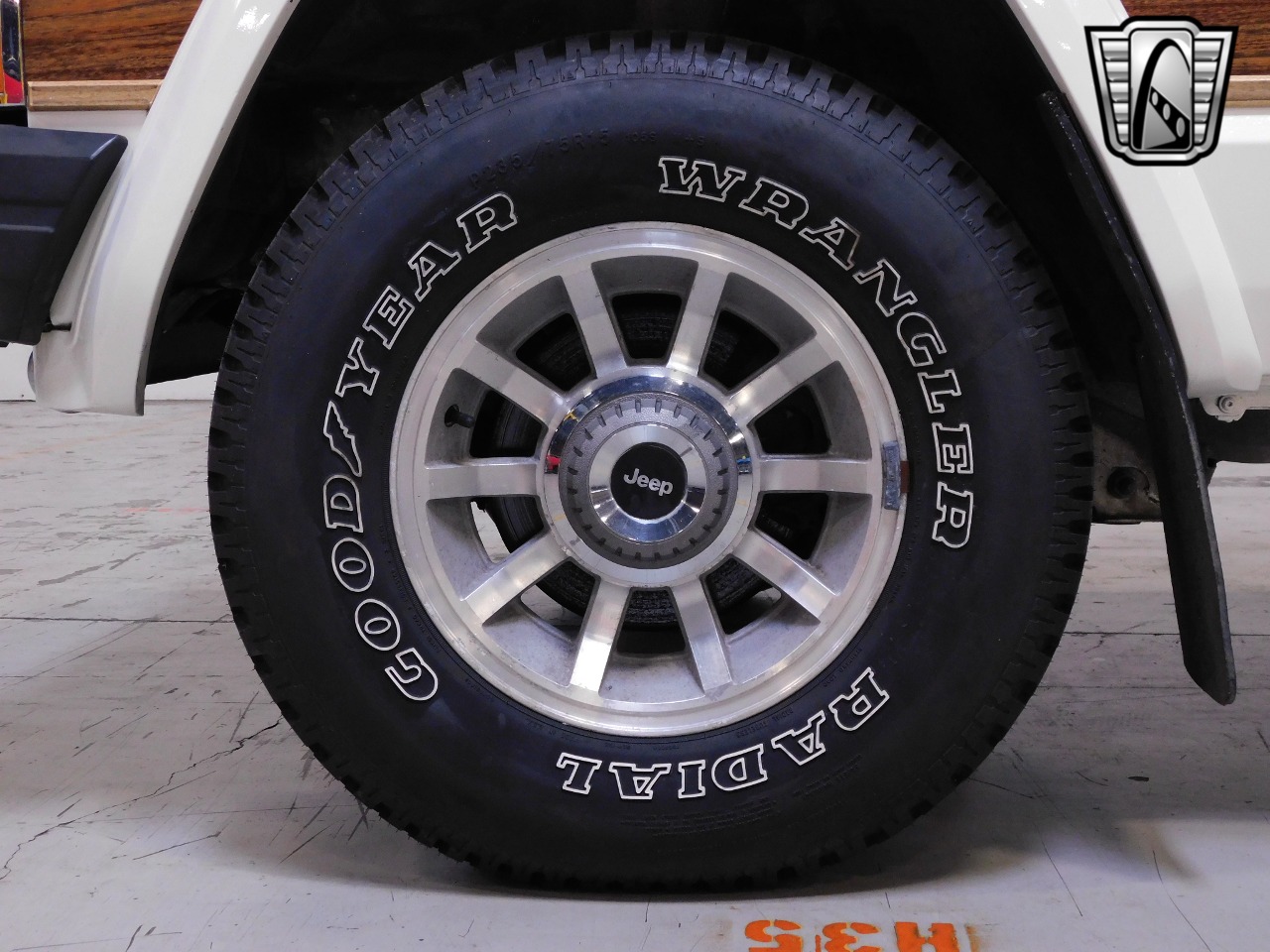 1986-jeep-grand-wagoneer-for-sale-23