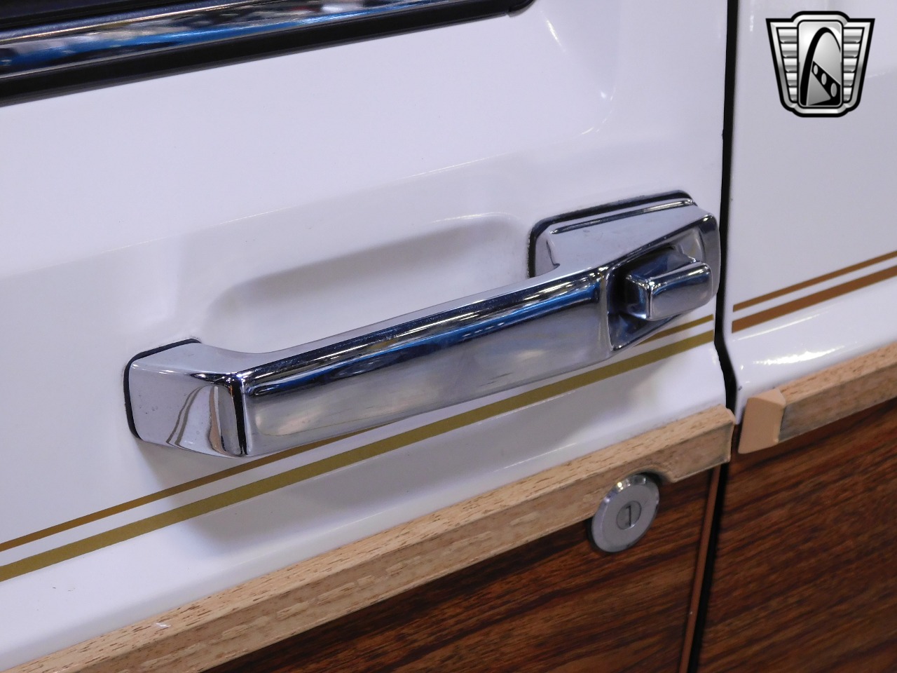 1986-jeep-grand-wagoneer-for-sale-27